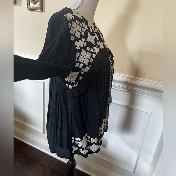 Mossimo, Black & Ivory embroidered open front Boho fringed blouse/cardigan. - Picture 15 of 15